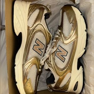 Brand New balance sneakers size 8 in men and 91/2 in women.